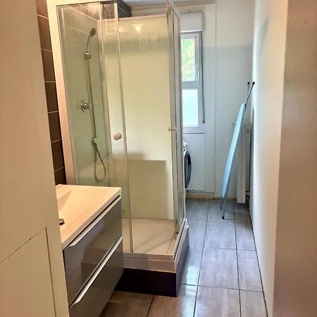 Renovated 3-bedroom Near Utt