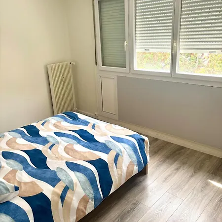 Renovated 3-bedroom Near Utt Daire *