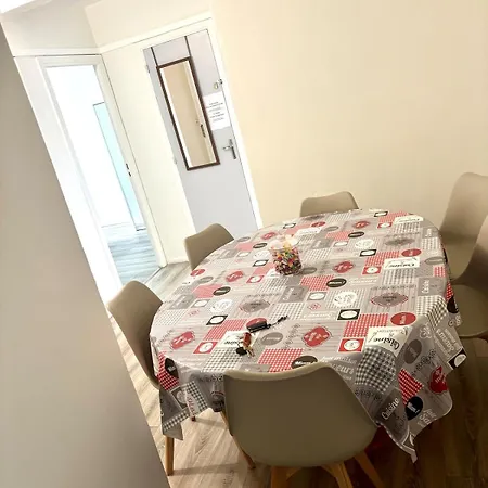 Renovated 3-bedroom Near Utt *