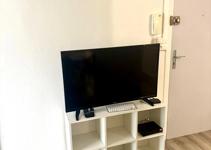 Renovated 3-bedroom Near Utt *